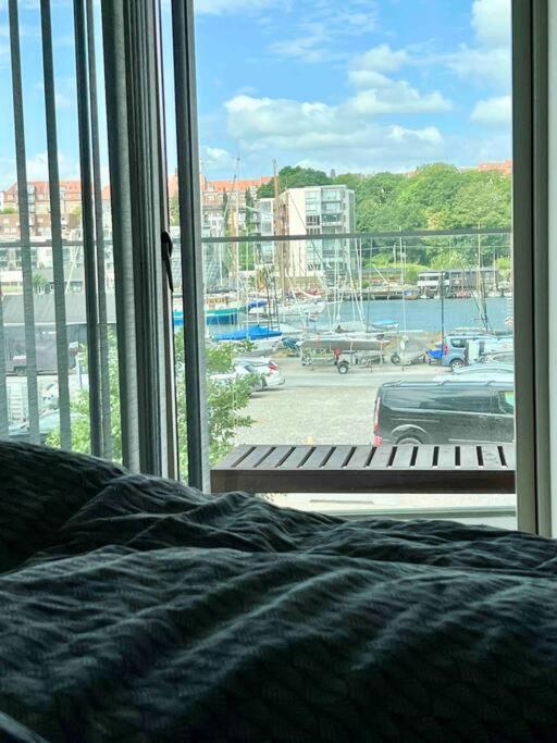 Bo Med Stil Og Udsigt Til Aarhus Lystbadehavnアパートメント エクステリア 写真
