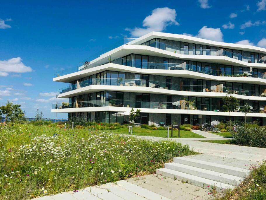 Bo Med Stil Og Udsigt Til Aarhus Lystbadehavnアパートメント エクステリア 写真