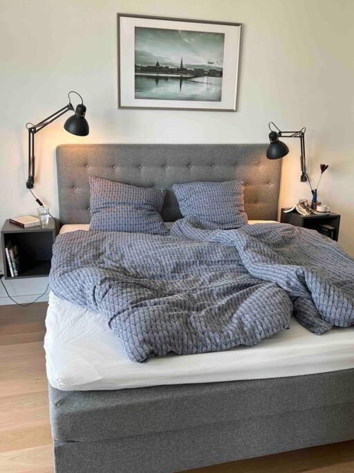 Bo Med Stil Og Udsigt Til Aarhus Lystbadehavnアパートメント エクステリア 写真